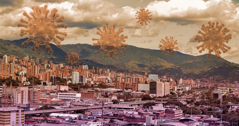 ¿Qué podría detonar un tercer pico de COVID-19 en Antioquia?