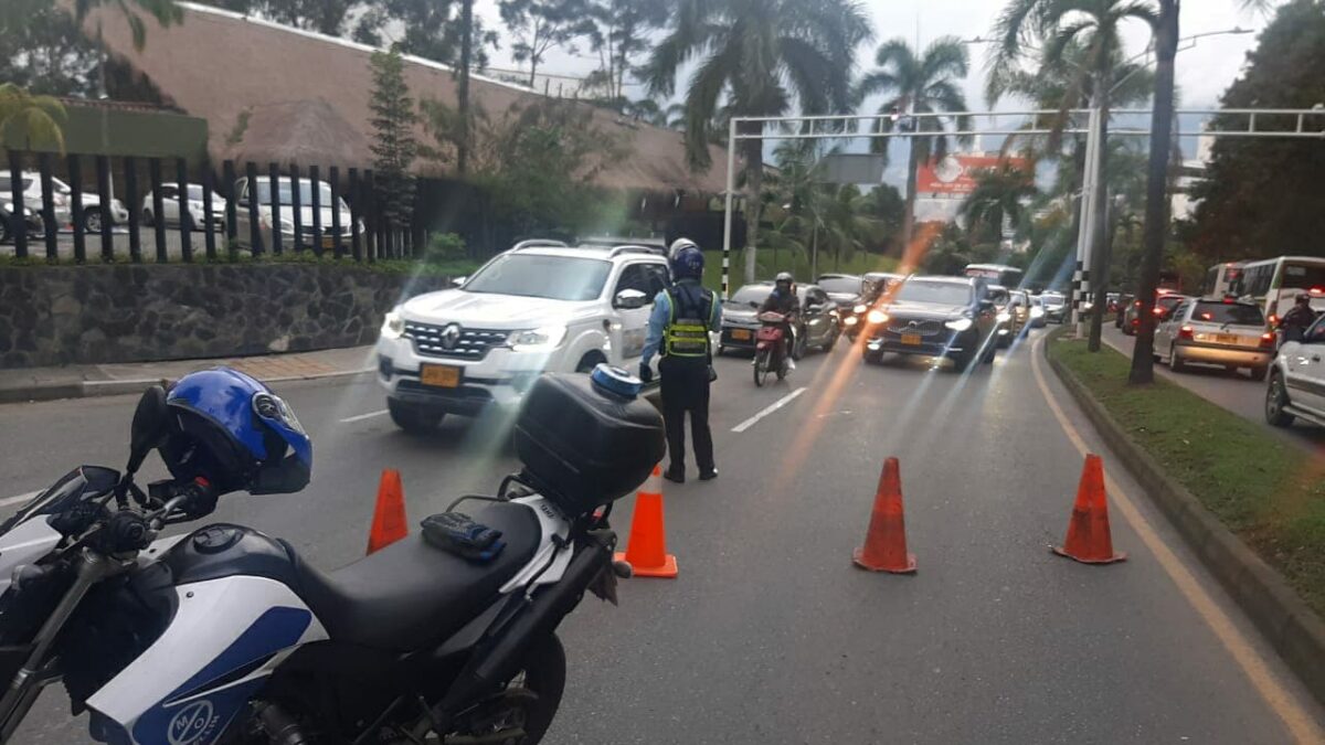 Cierre preventivo de la avenida Las Palmas por afectación en el kilómetro 1