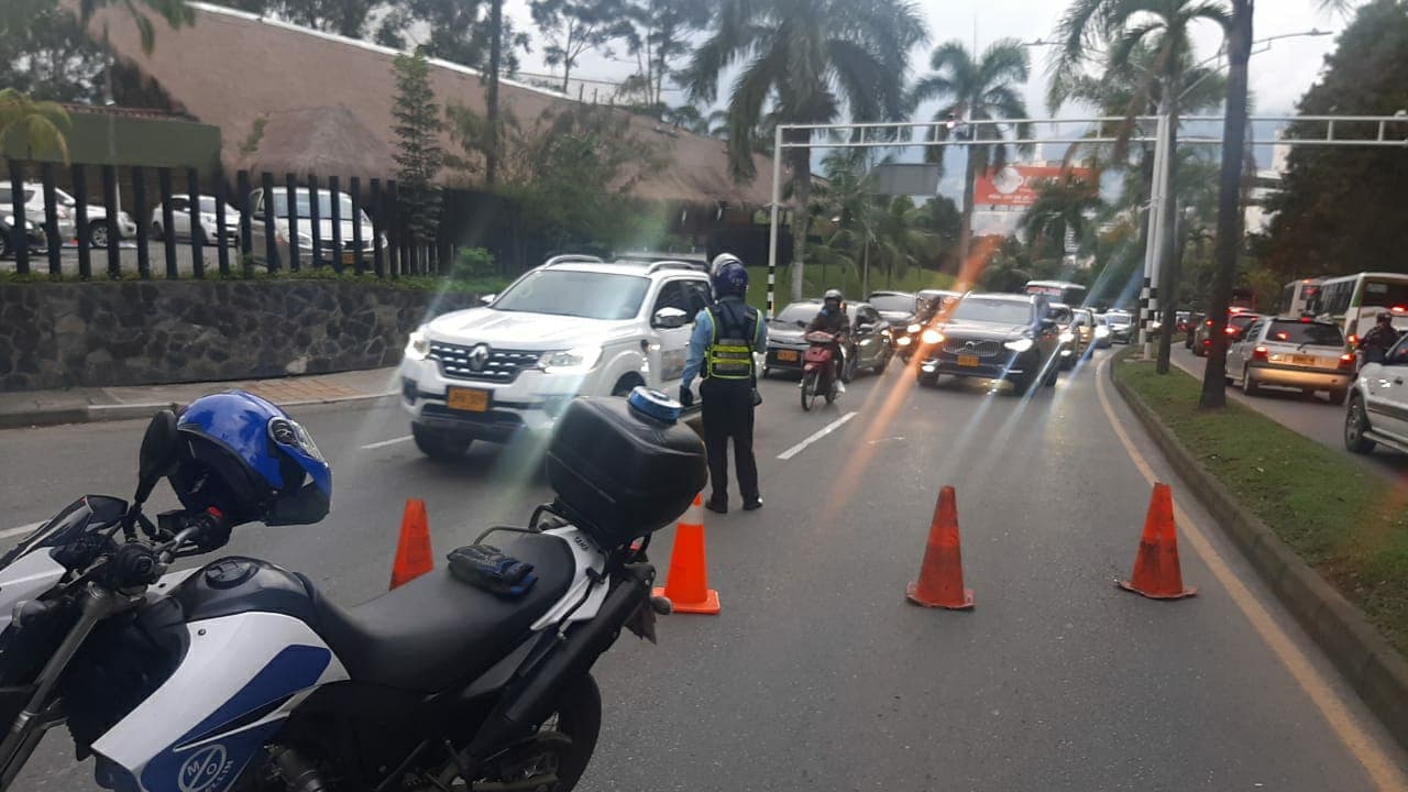 Cierre preventivo de la avenida Las Palmas por afectación en el kilómetro 1