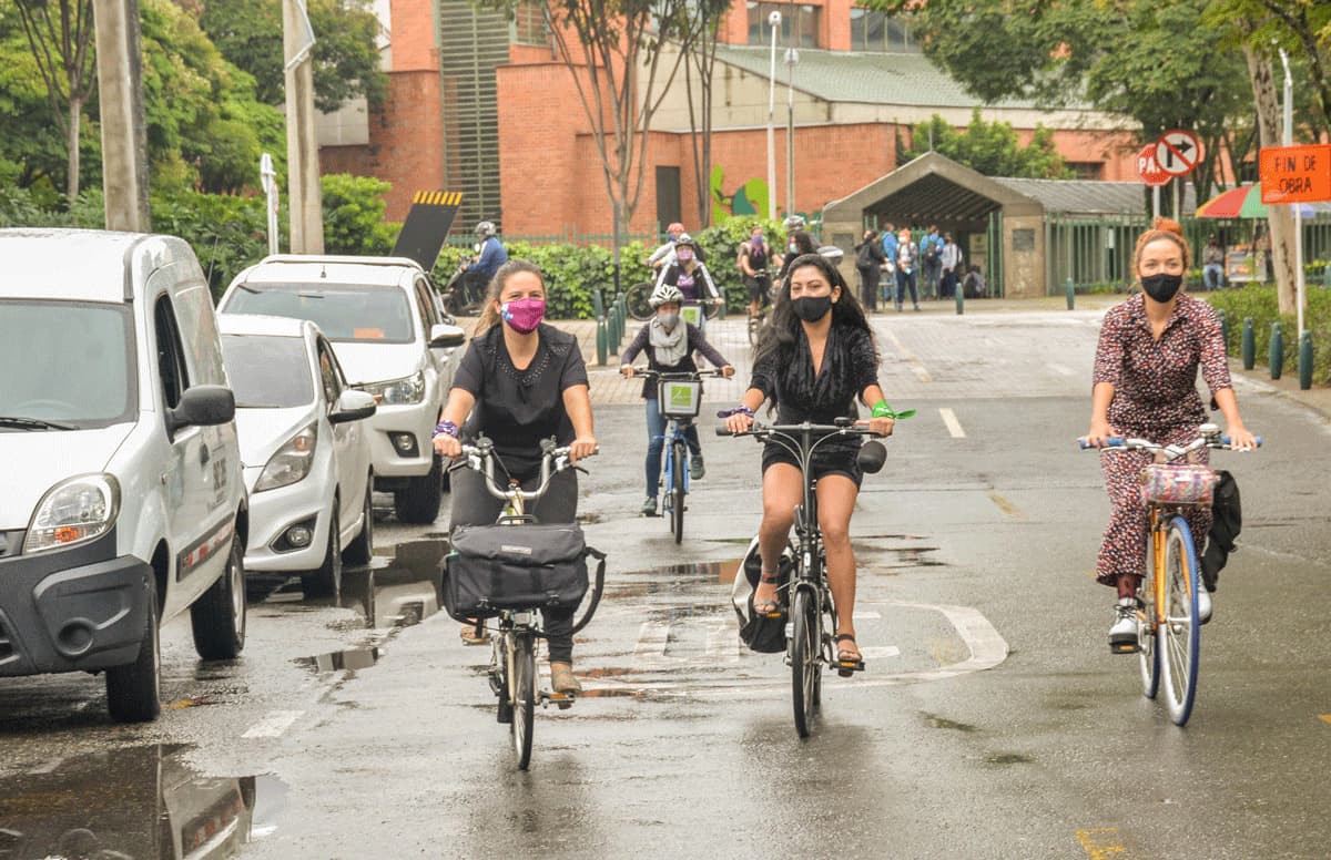 En el primer Eco Día en Medellín, una ruta desde El Poblado para ir al trabajo en bicicleta