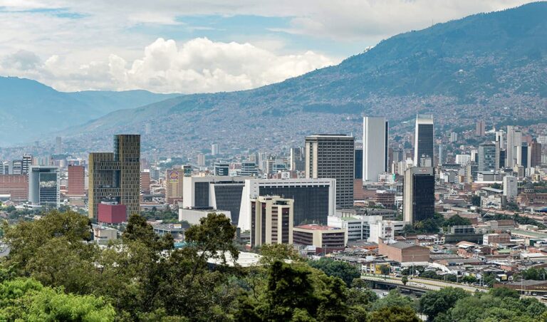 Llamado de ciudadanos al equipo de gobierno de Medellín: “Es necesario apelar al diálogo informado, prudente, objetivo y sincero entre las partes”