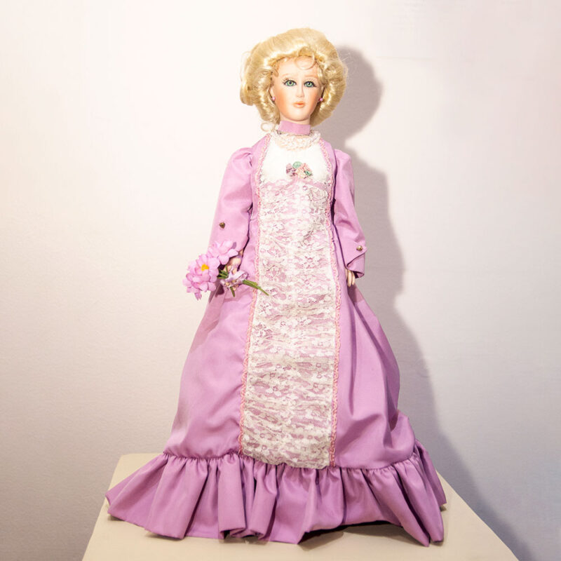 Exposición de muñecas antiguas, en el Museo El Castillo