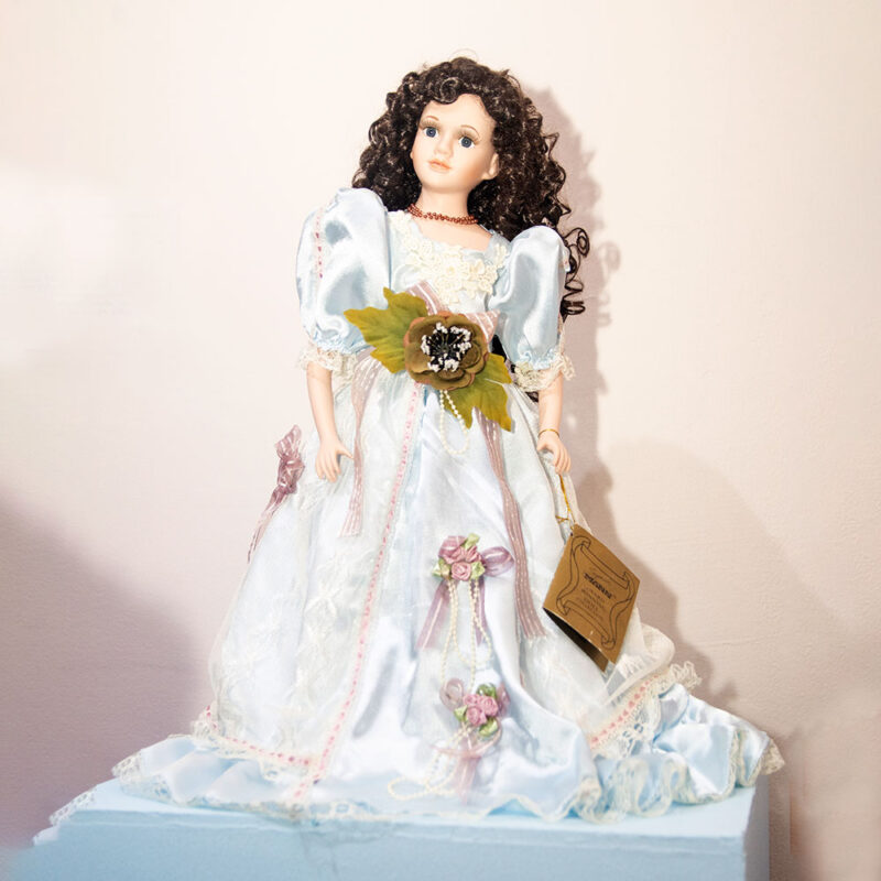 Exposición de muñecas antiguas, en el Museo El Castillo