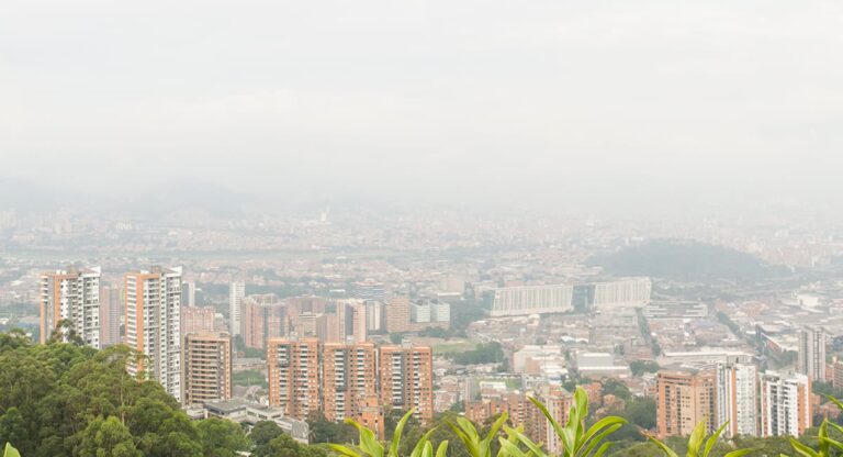 Se mantiene Estado de Prevención y medidas de pico y placa ambiental para vehículos de carga en el Valle de Aburrá