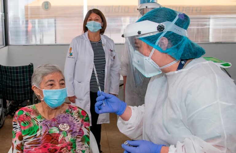 En Colombia ya se han aplicado más de 3 millones de dosis de vacunas contra COVID-19