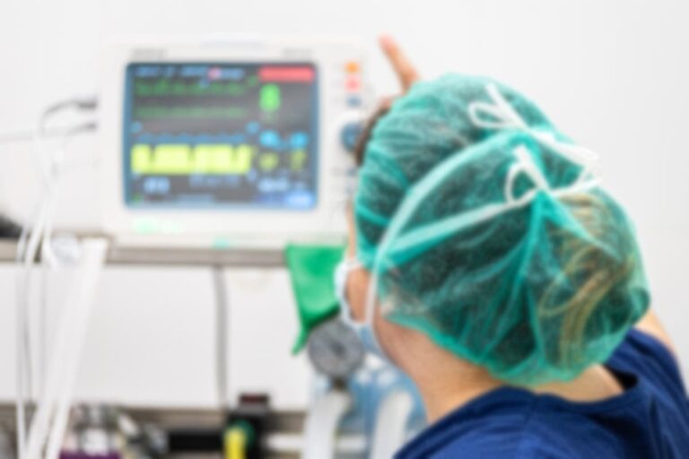 60 camas UCRI se activarán en Antioquia, ¿qué son y cuál será su función en el tercer pico de la pandemia?