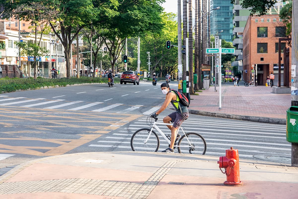 Lunes de ciudad sobre bicicletas y lomas