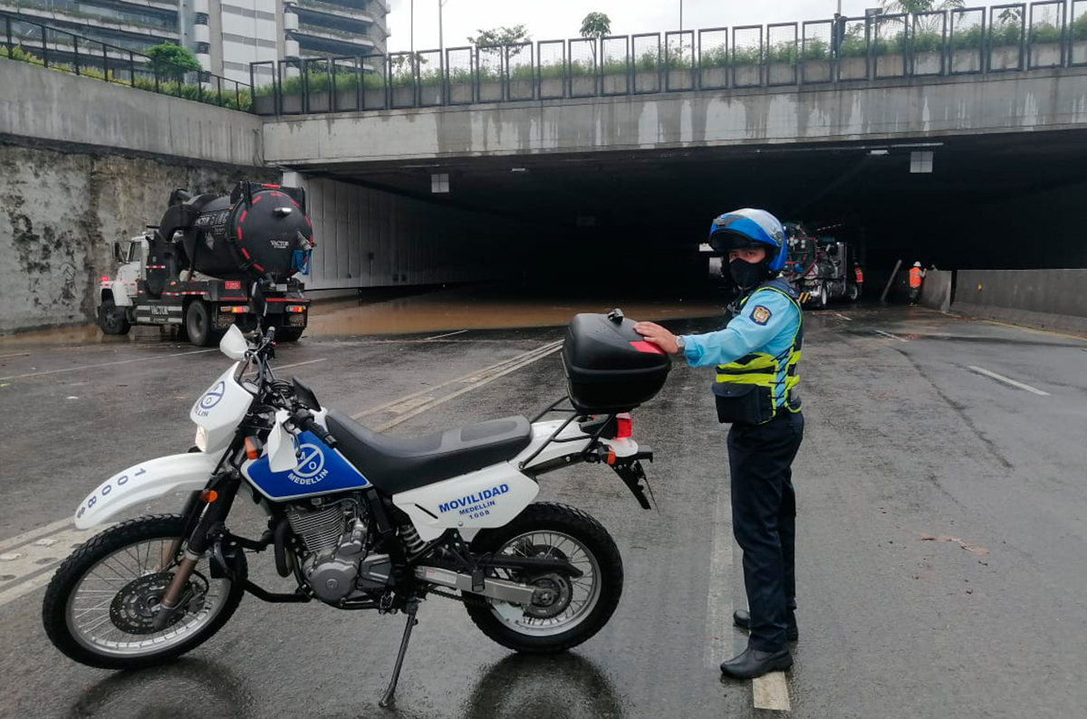 cierre en avenida Regional a la altura del Soterrado de Parques del Río