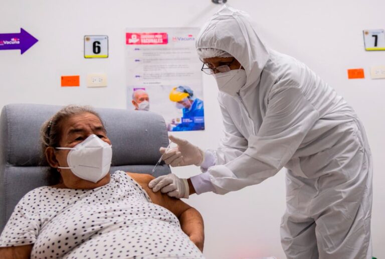 En Colombia ya se han aplicado cerca de 4 millones de dosis de vacunas contra COVID19