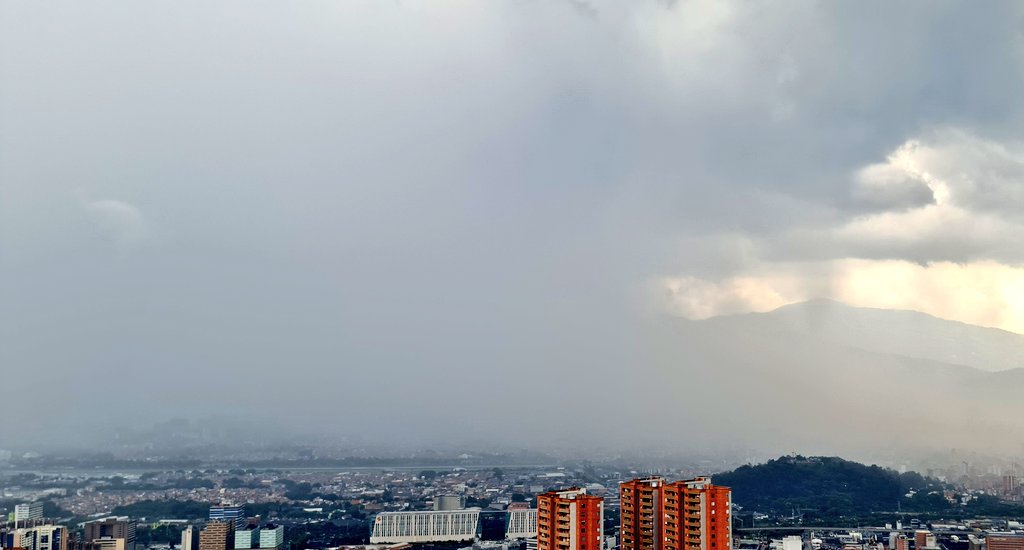 Balance de las fuertes lluvias en Medellín de la tarde del 26 de abril