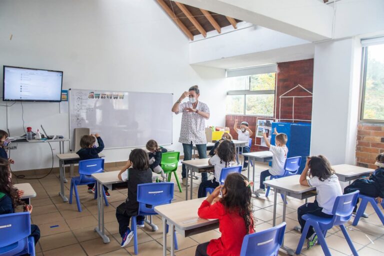 Medellín y otros 27 municipios de Antioquia regresan a las aulas bajo el modelo de alternancia