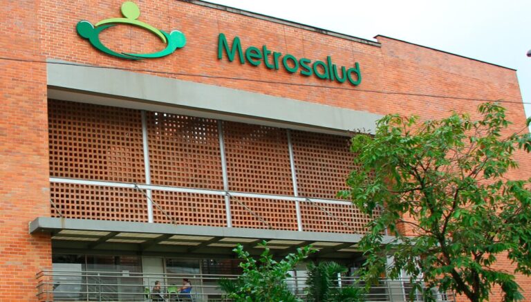 Convocan a habitantes de Medellín sin EPS y que puedan ser priorizados en vacunación
