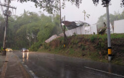 Inundaciones e incidentes en El Poblado tras fuerte aguacero