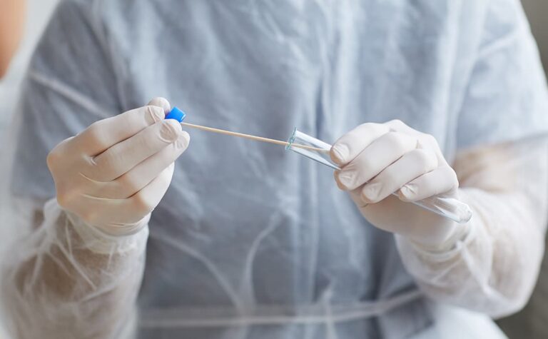 La seroprevalencia en Antioquia estaría por encima del 65 %, ¿qué es y qué representa en la contención del virus?