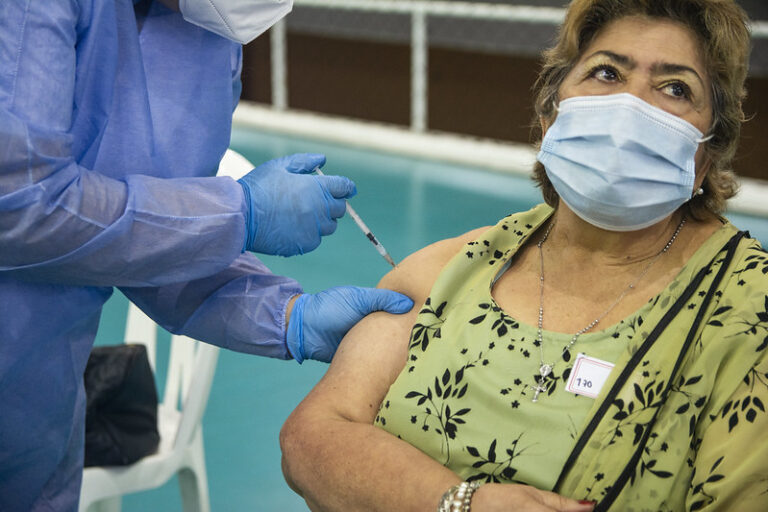 Balance del Plan Nacional de Vacunación en Medellín: 758.696 dosis