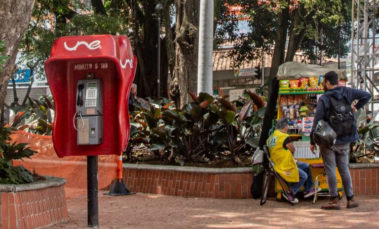 Avanza carnetización de venteros informales en El Poblado