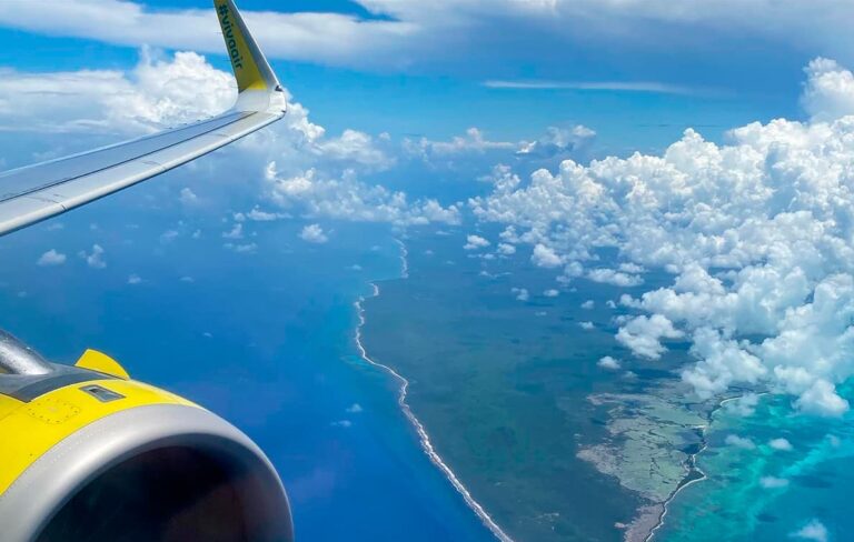 Medellín estrena conexión aérea a Cancún