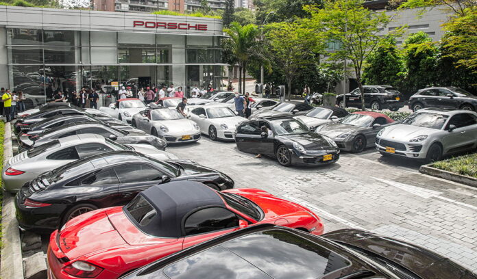 41 Porsche en un solo tour en Medellín