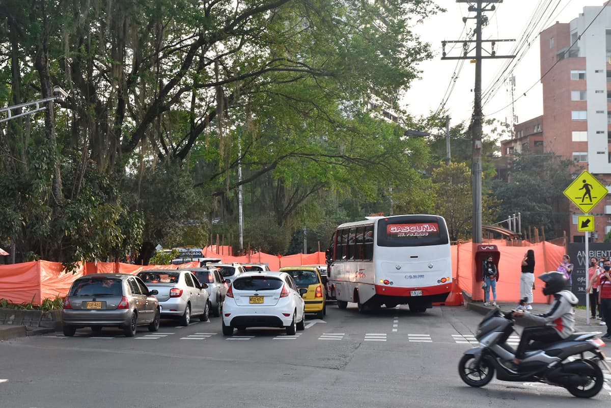 cierre en la avenida El Poblado por obras del Metroplús