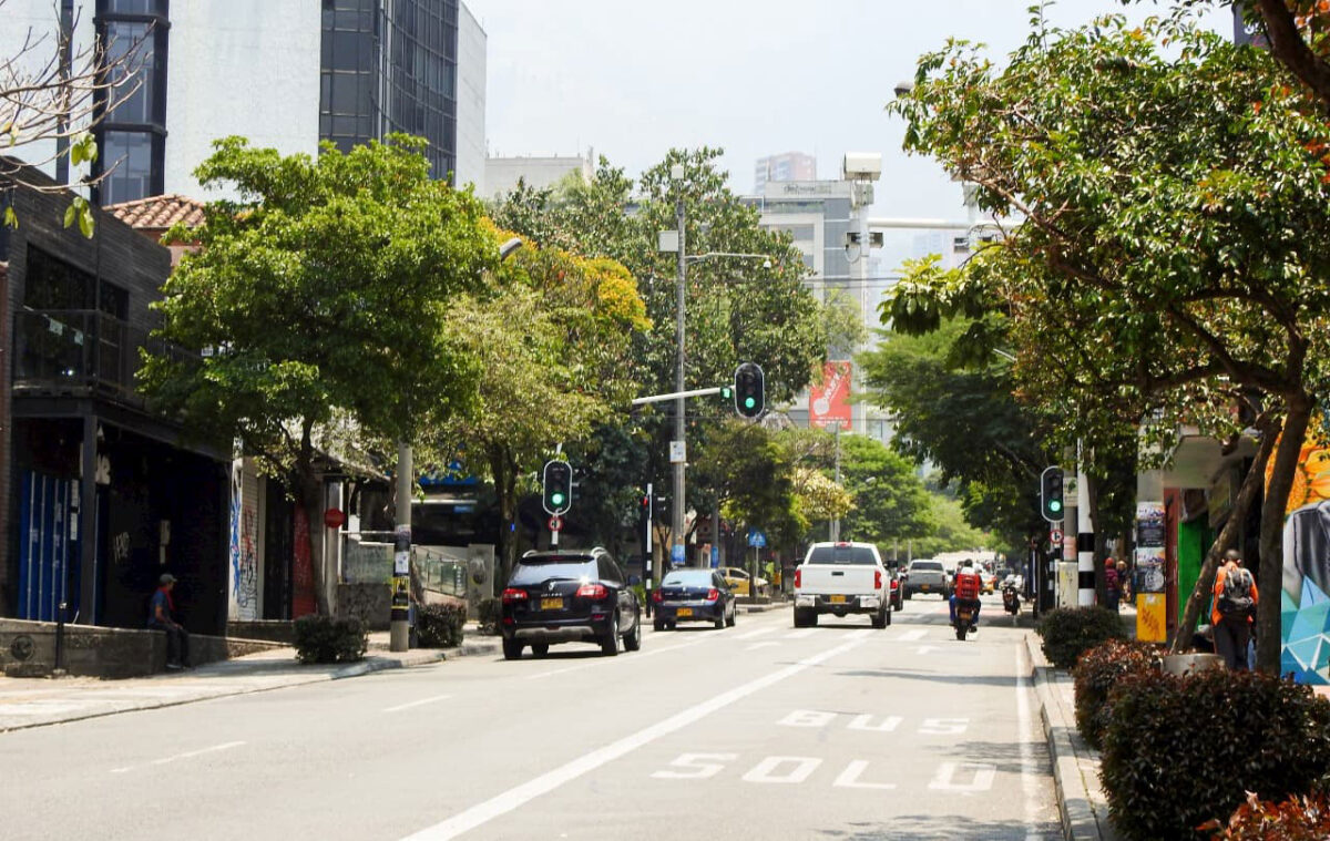 Pico y placa en Medellín para motos y carros este martes 9 de mayo