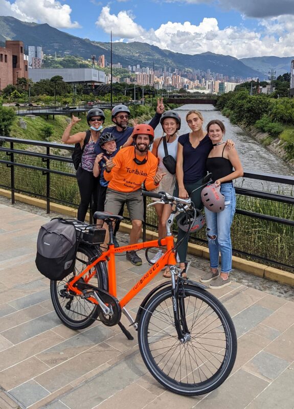 Turistiando por Medellín en bicicleta