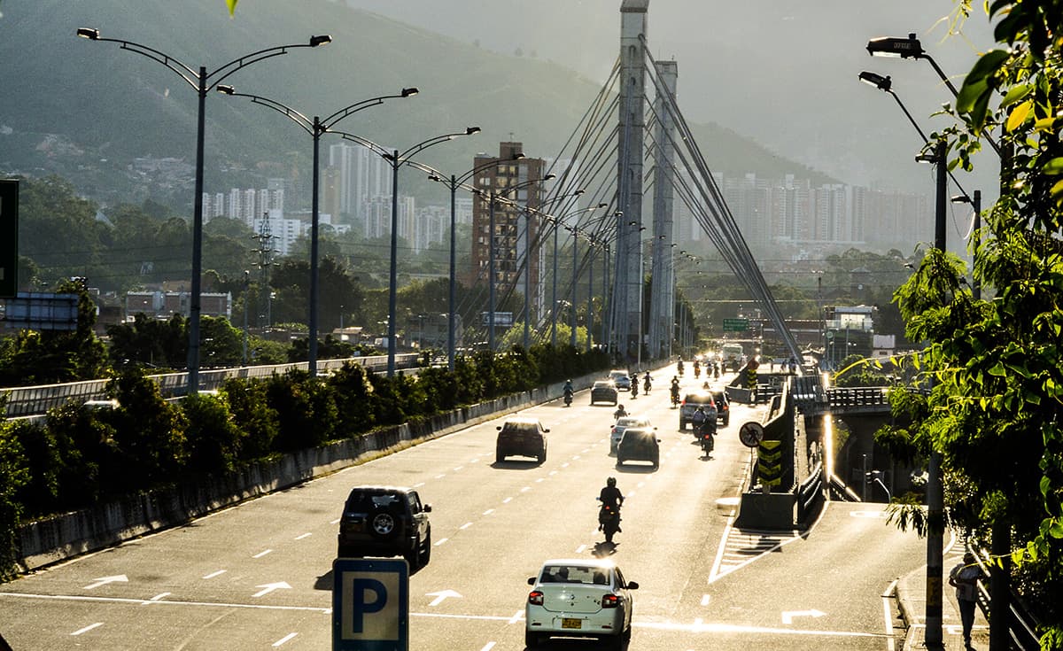 Pico y placa en Medellín para motos y carros