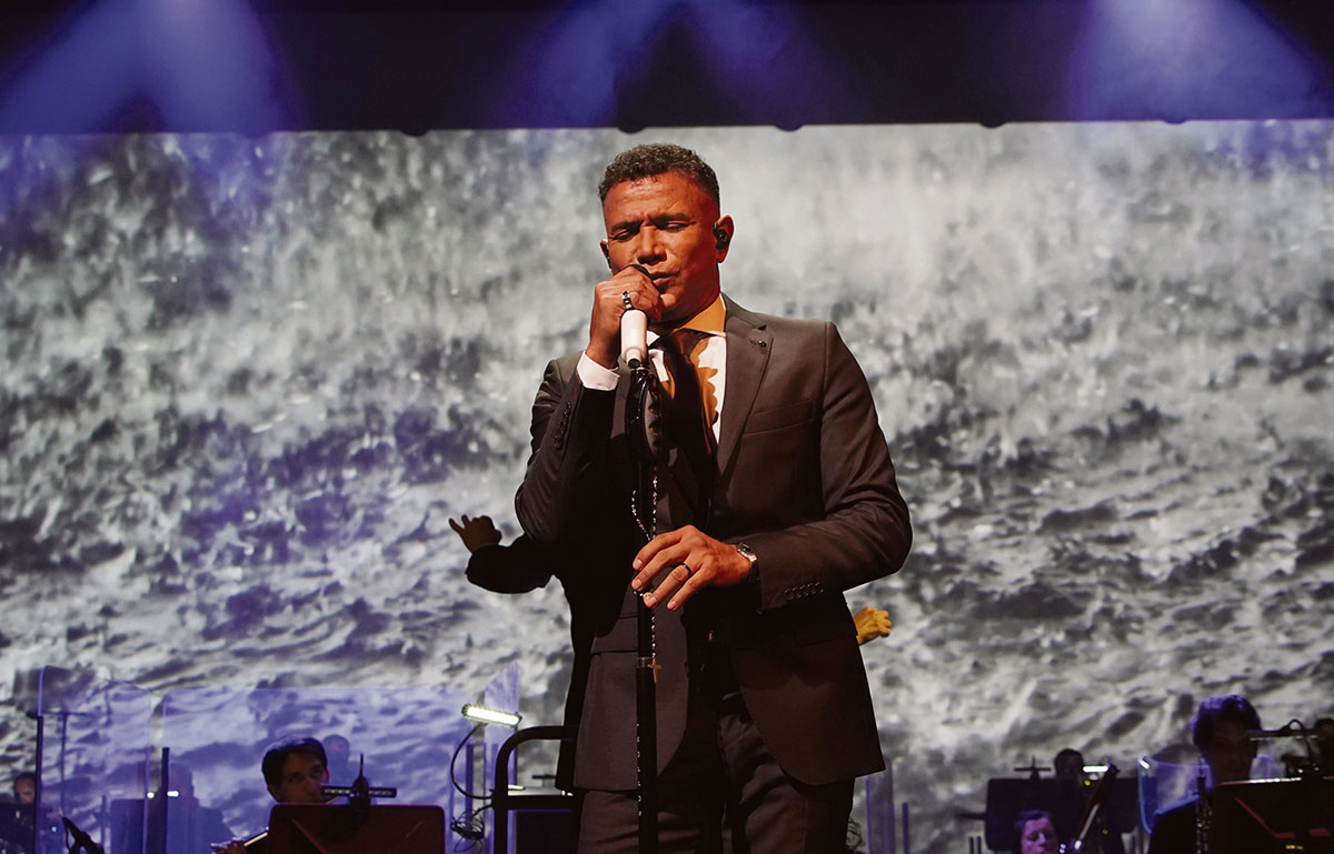 Juan Carlos Coronel interpreta a Armando Manzanero