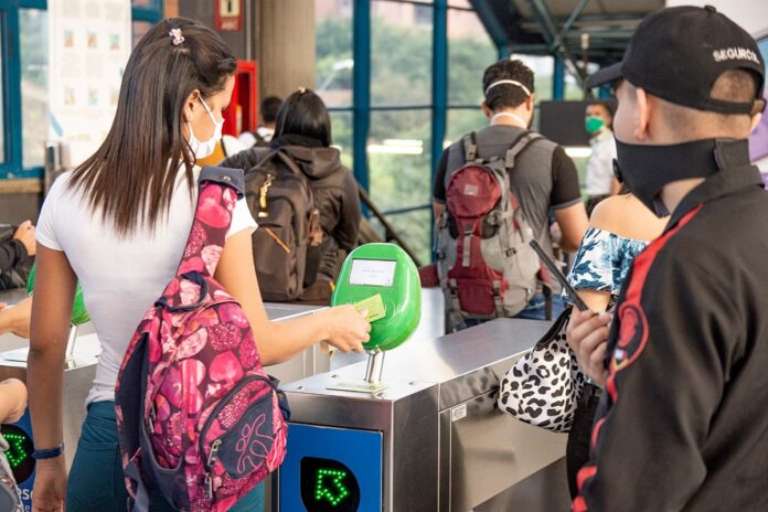 Metro de Medellín se preparó para el aumento de usuarios por pico y placa