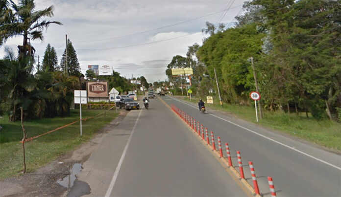 Según el concesionario Devimed, encargado del mantenimiento y administración de la Autopista Medellín – Bogotá, desde la ciudad capital y hasta el municipio de El Santuario, esta vía tendrá paso restringido.