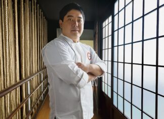 Mitsuharu Tsumura es el cocinero que está detrás de Maido
