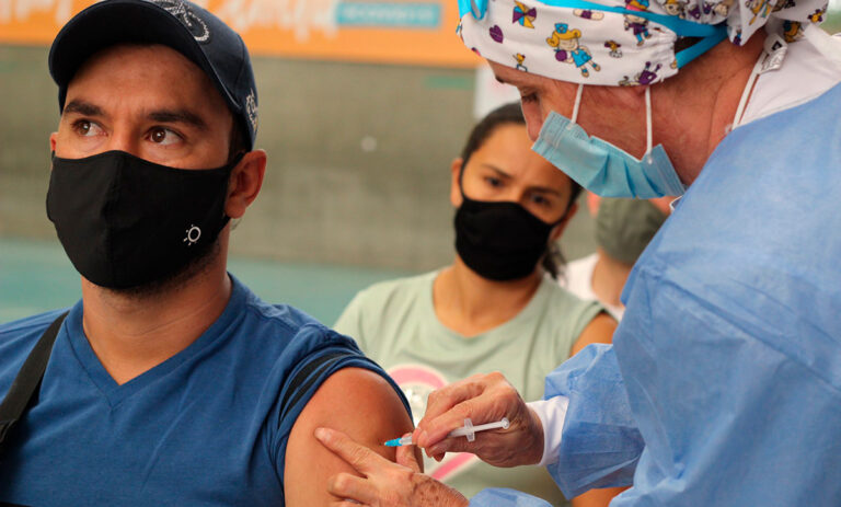 En tres semanas se alcanzaría la inmunidad de rebaño, afirma secretaria de Salud de Medellín