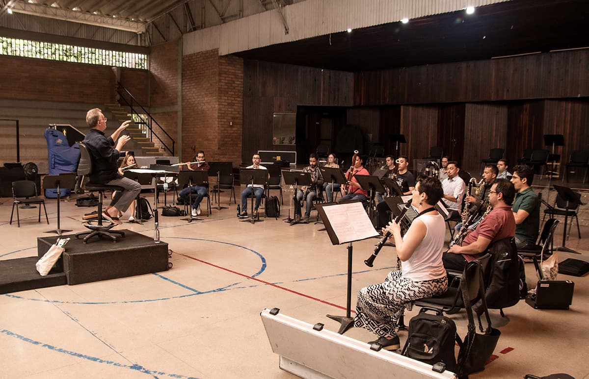 La Orquesta Filarmónica de Medellín está nominada a los Premios Grammy Latinos junto a la agrupación Tu Rockcito y Cantoalegre. Maria Catalina Prieto, directora de Filarmed, cuenta que los galardones se entregarán el próximo 18 de noviembre.