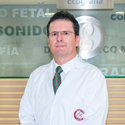 uis Gallón, gineco - obstetra  y mastólogo de la Universidad CES