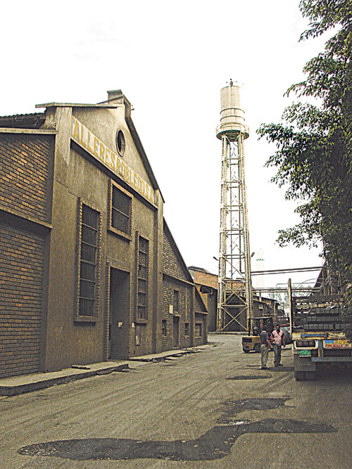 Los Talleres Robledo, de Simesa, un edificio restaurado entre 2007 y 2009, donde ahora funciona el MAMM.
