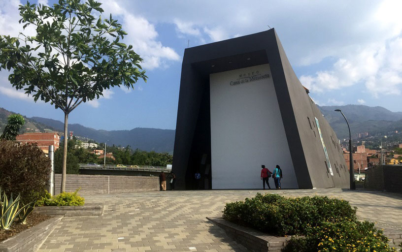 Día Internacional de las Manos Rojas, en Casa de la Memoria