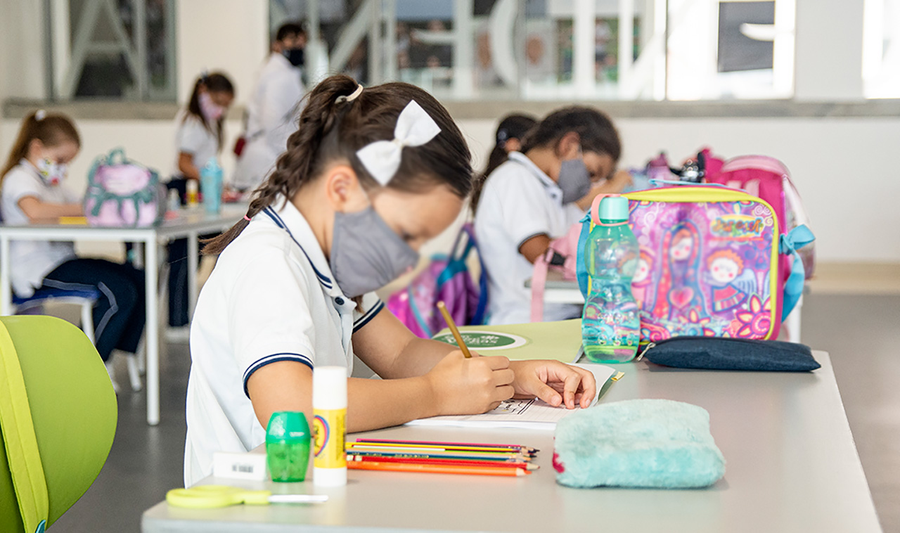 El sector educativo vuelve a la presencialidad total en 2022