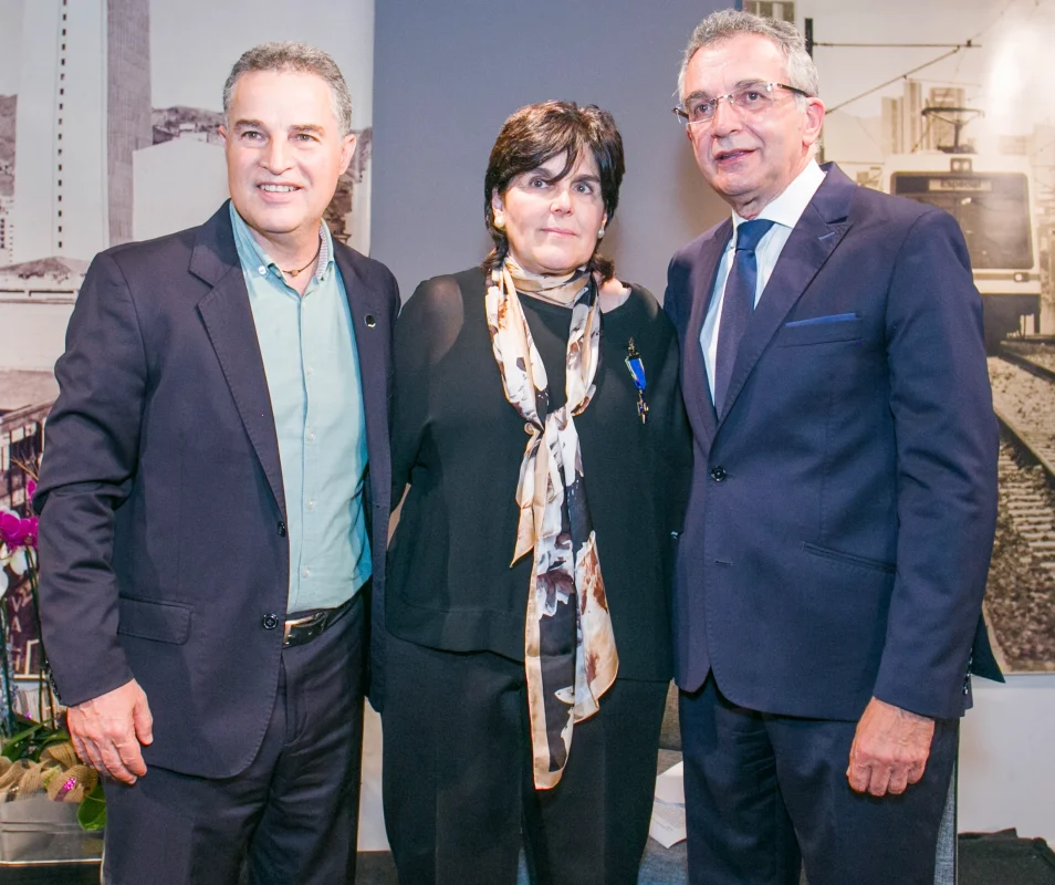 Lina Vélez de Nicholls recibió la Orden de Boyacá en grado de Caballero