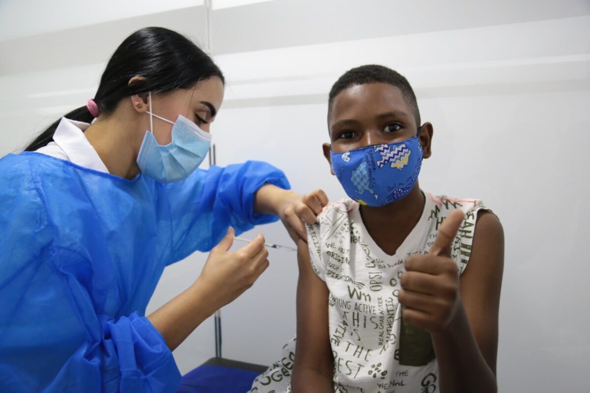 El cierre de la Vacunación en Colombia en manos de la población joven