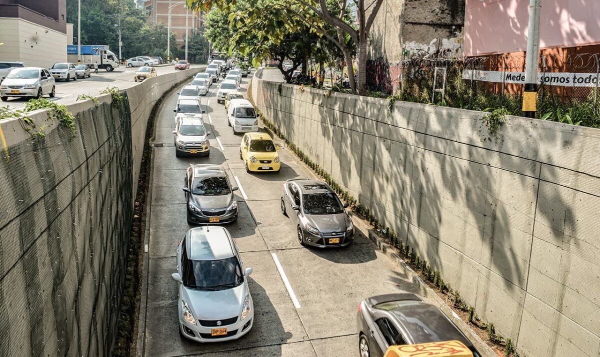 Pico y placa en Medellín para motos y carros
