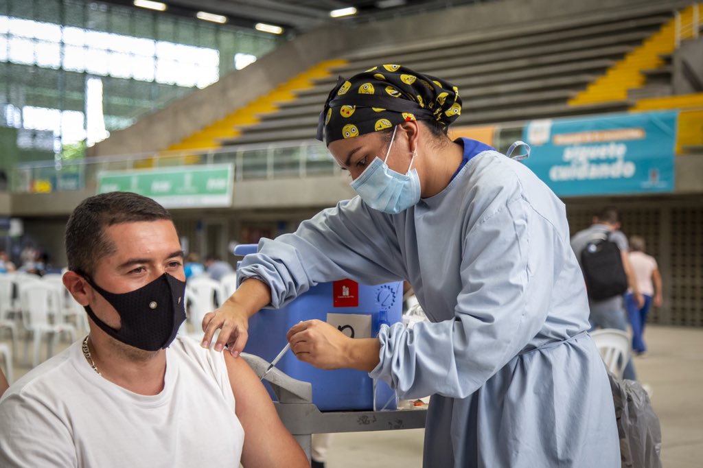 VacunaciónMedellín15-DIC