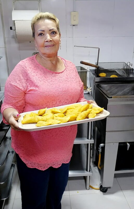 Maria Rosalba Peña, la mamá de Hilda Amparo. “Las empanaditas dulces se las inventó mi mamá,”, dice La Mona, generosa al reconocer los derechos de autor.