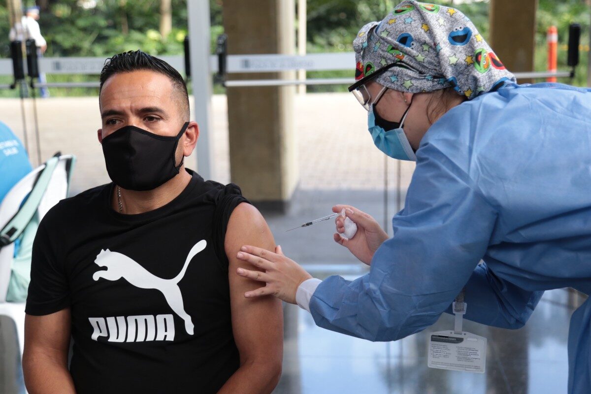 68.156.006, las dosis de la vacuna contra el COVID19 administradas por Colombia