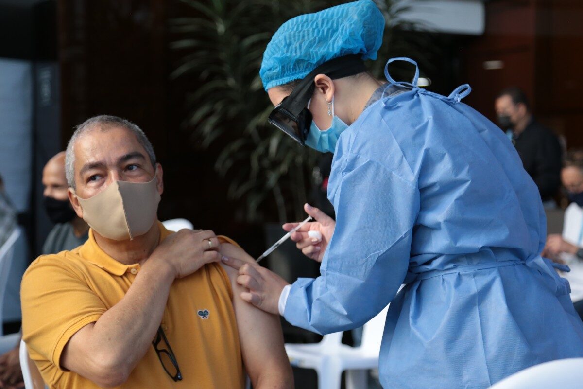 253 segundas dosis de refuerzo de COVID19 se han aplicado en Antioquia