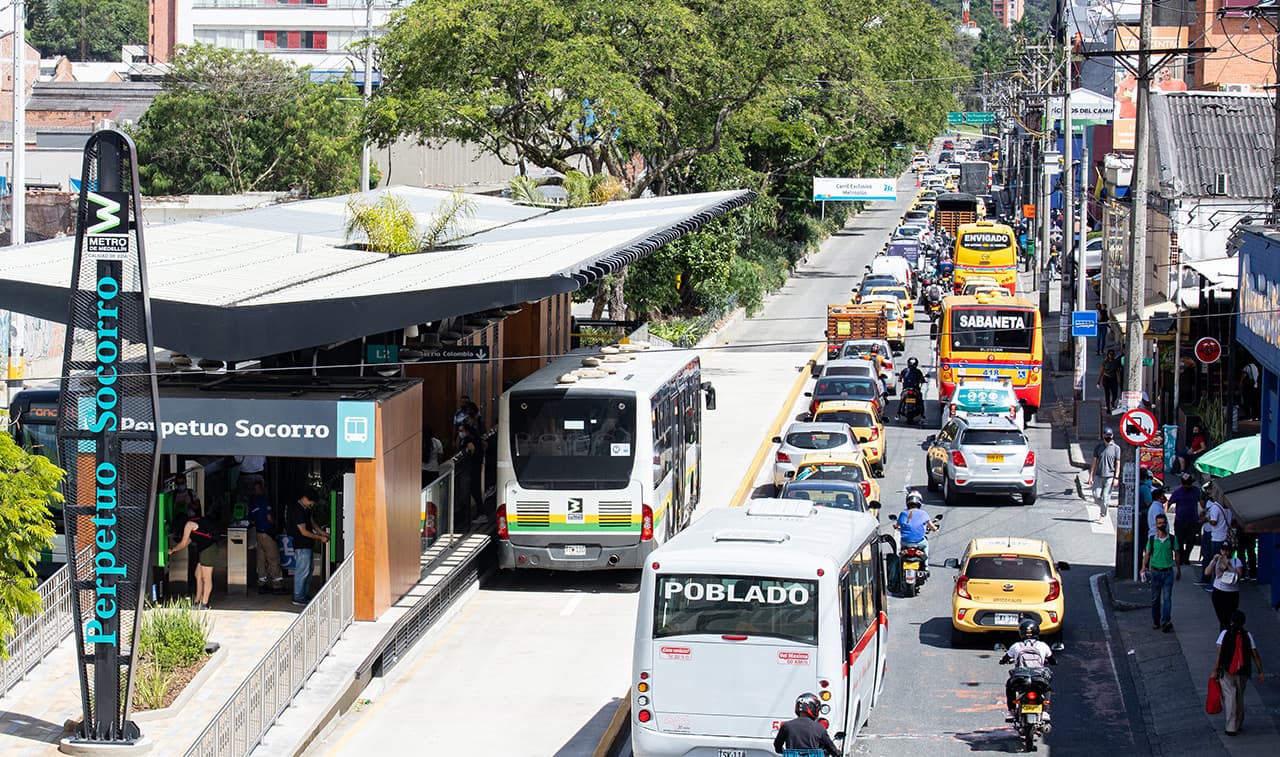 Pico y placa en Medellín para motos y carros