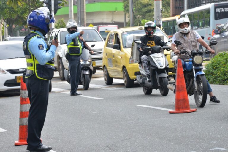 Pico y placa en Medellín para motos y carros este martes 9 de abril
