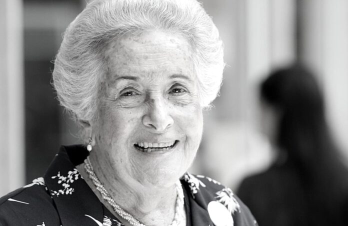 Adiós a Angela Restrepo, maestra de la microbiología