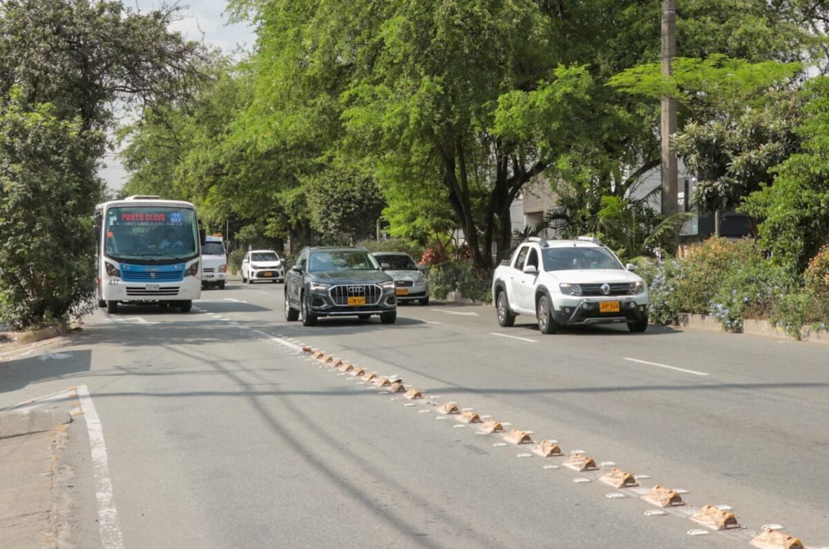 Área Metropolitana implementará carriles en contraflujo exclusivos para el transporte público