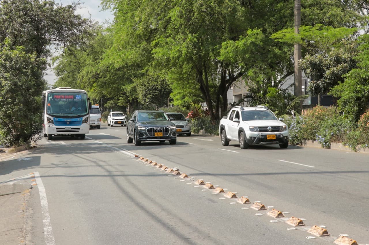 Área Metropolitana implementará carriles en contraflujo exclusivos para el transporte público