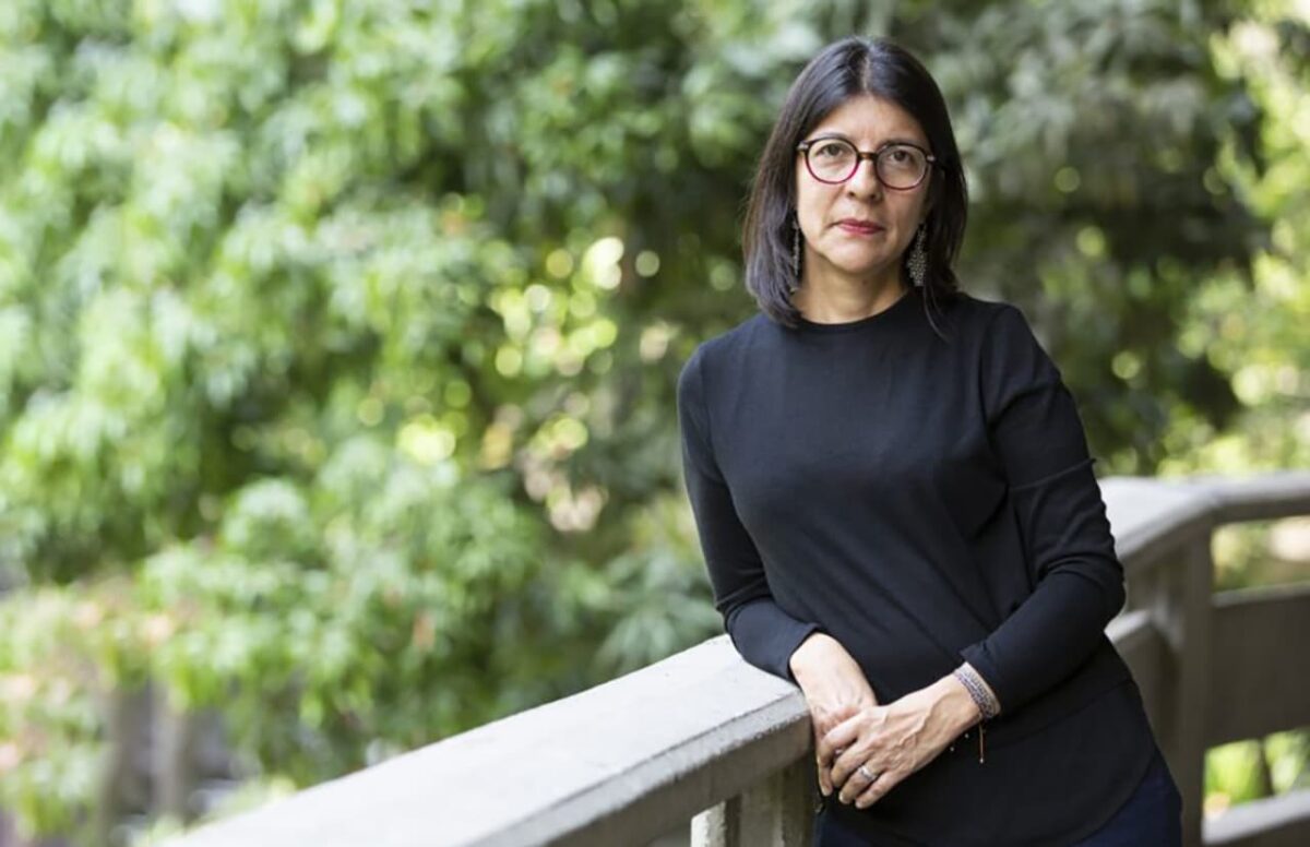 Patricia Nieto presenta “Crónicas del paraíso”, en Otraparte