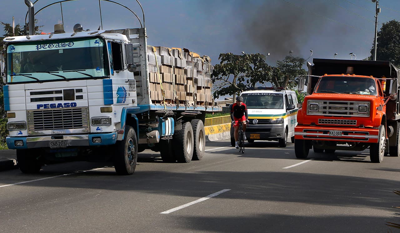 Pico y placa ambiental para vehículos de carga y volquetas en Medellín y el Área Metropolitana